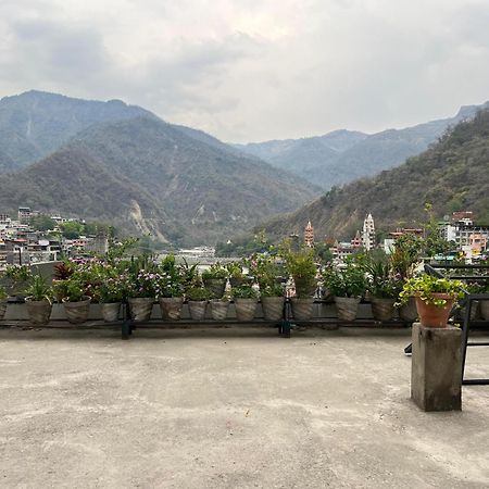 Hotel Manikut リシケーシュ エクステリア 写真