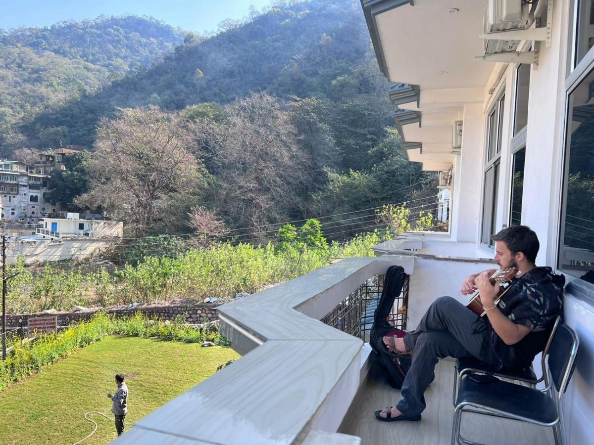 Hotel Manikut リシケーシュ エクステリア 写真