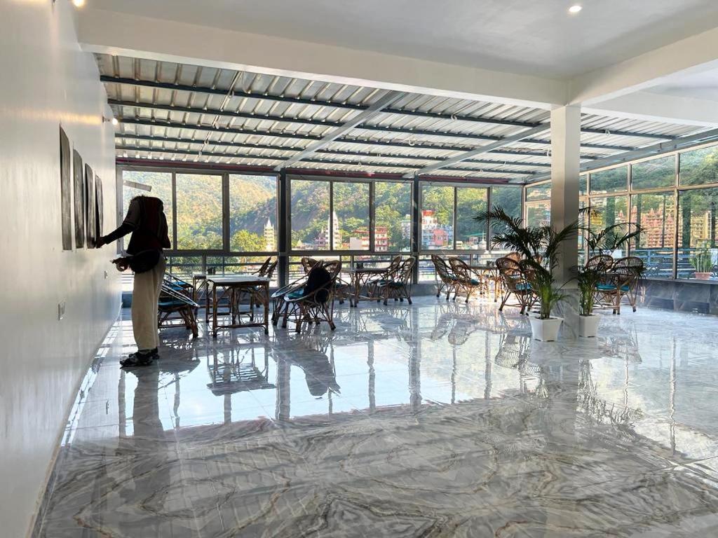 Hotel Manikut リシケーシュ エクステリア 写真