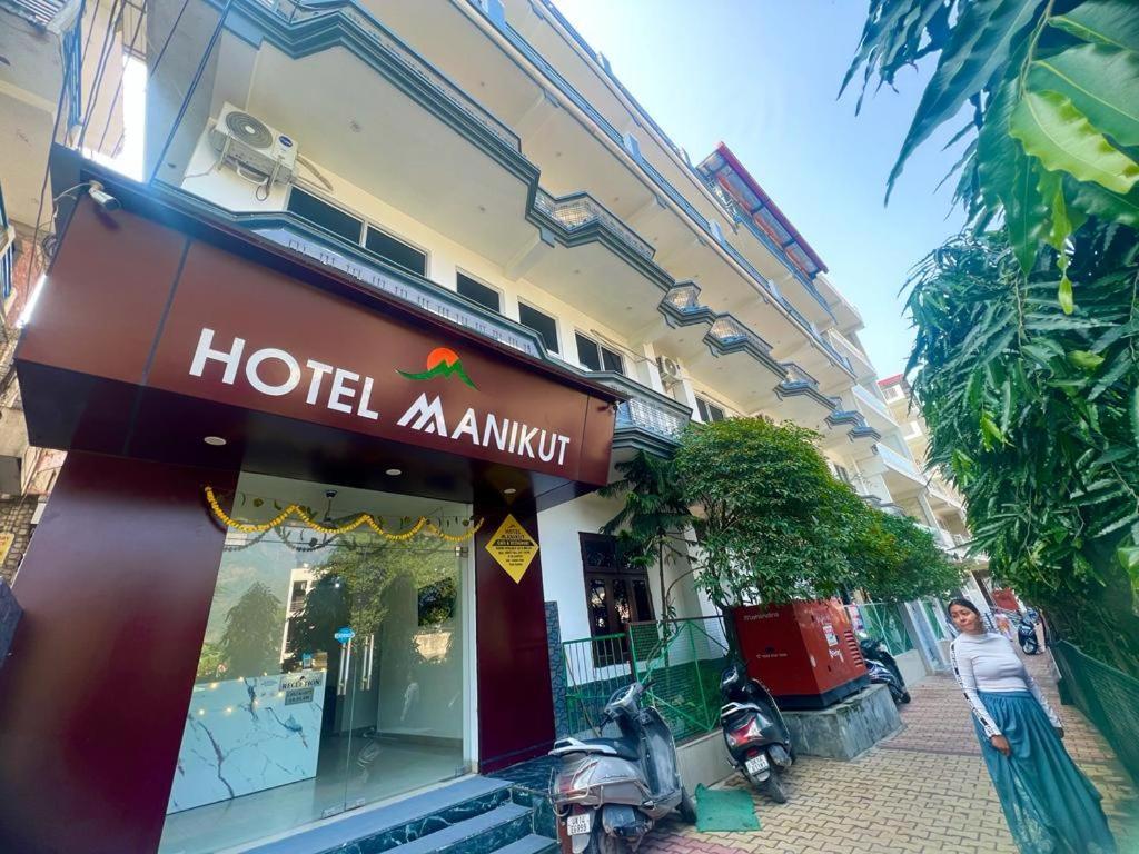 Hotel Manikut リシケーシュ エクステリア 写真