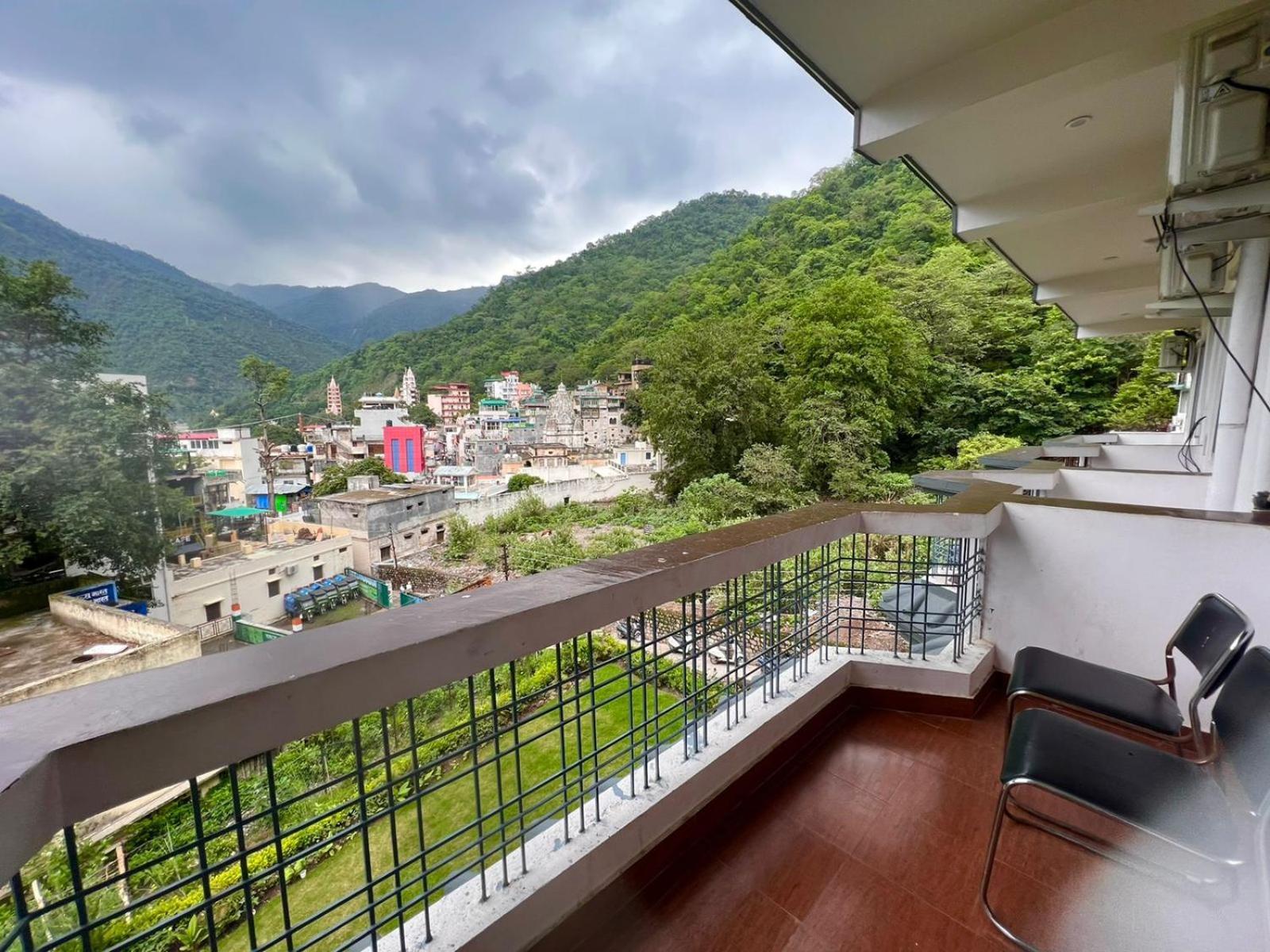 Hotel Manikut リシケーシュ 部屋 写真